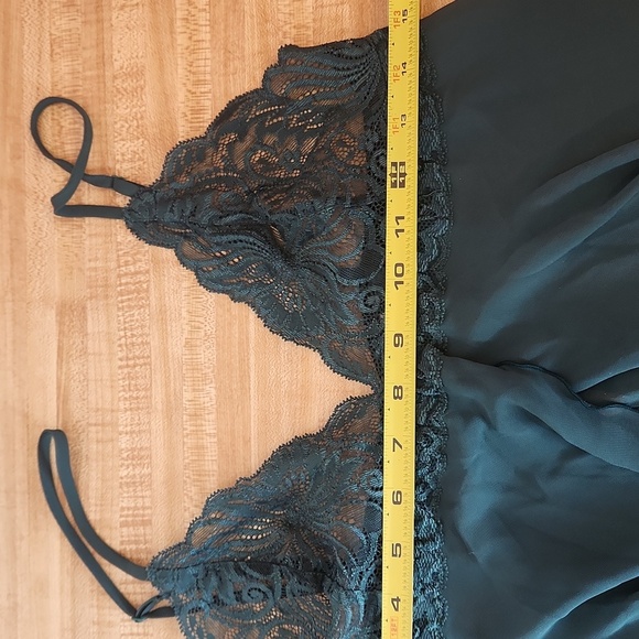 VGT VICTORIA’S SECRET Forest Green Lace Trim Chemise, size M - Picture 9 of 10